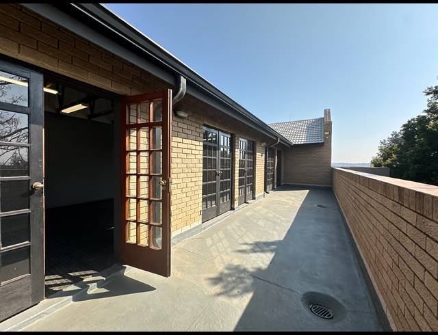 186M² OFFICE TO LET IN PARKMORE